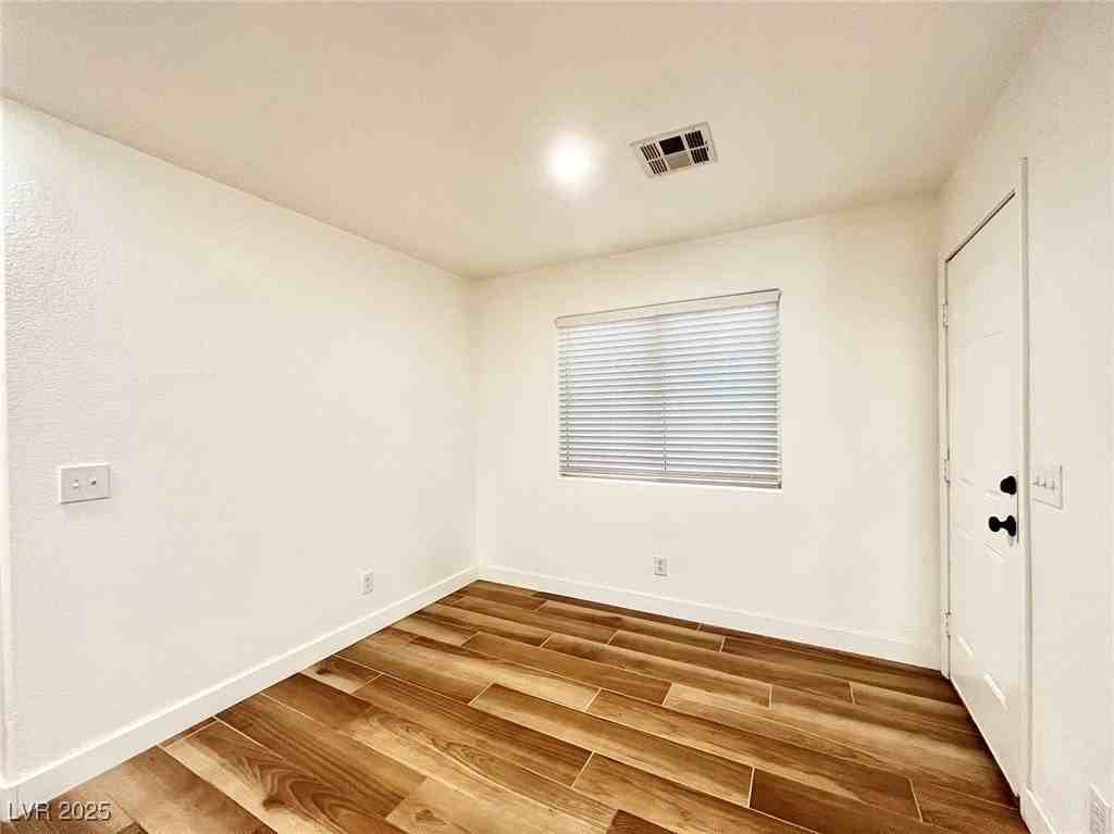 9291 Hollander Avenue - Photo 6 of 19