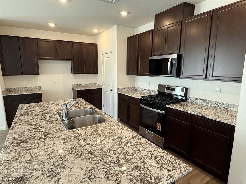 5929 Violet Crown St - Photo 4 of 23