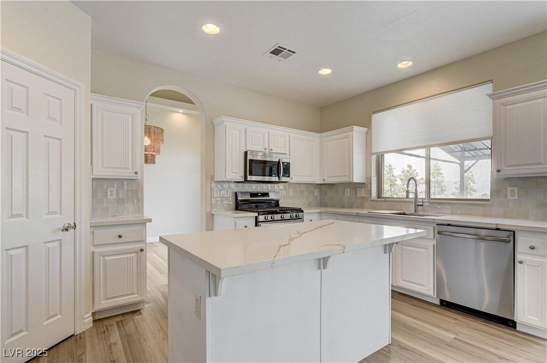 9475 Mccombs St - Photo 7 of 34