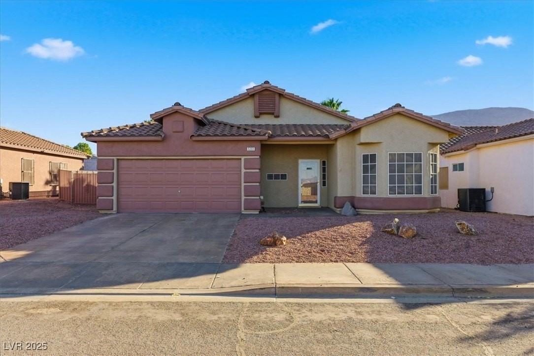 533 Coolidge Ave - Photo 7 of 50