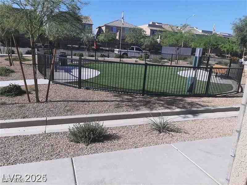 8025 Krautrock Ave - Photo 5 of 17