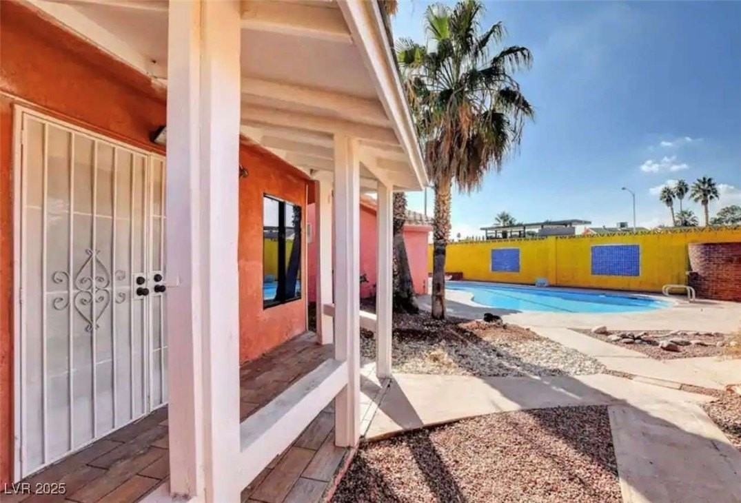 6880 Edna Ave - Photo 2 of 12