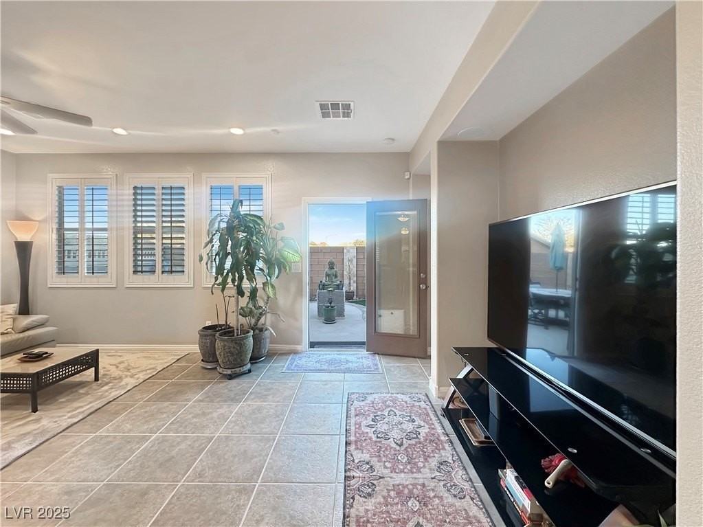 1004 Crescent Falls St - Photo 7 of 23