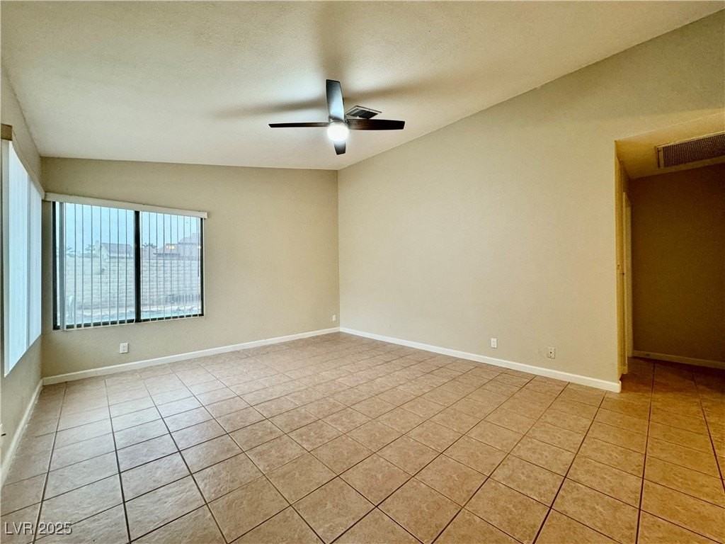 7289 Topeka Dr - Photo 3 of 15