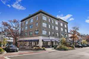 featured image of 2 E Elm St #35