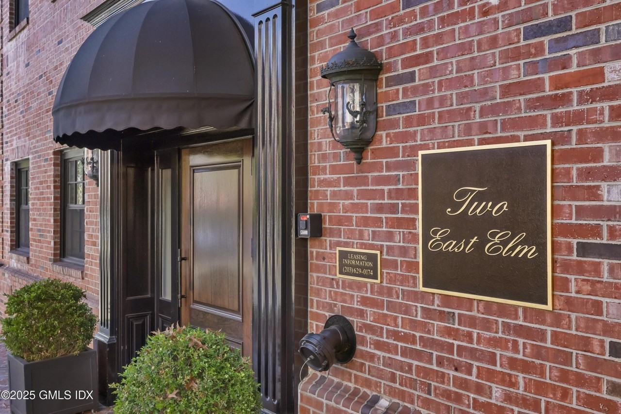 2 E Elm St #35 - Photo 2 of 26