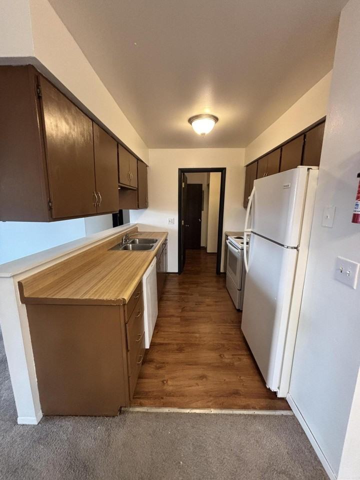 7640 Timbercreek Ct Apt 4 #4 - Photo 6 of 17