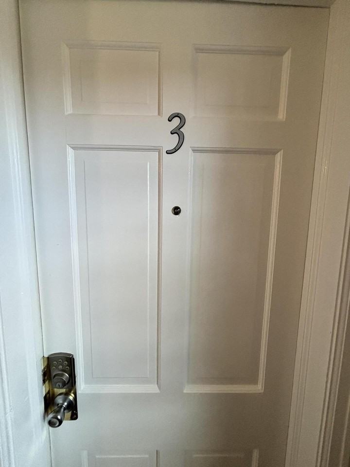 142 N Riverview Dr Apt 3 #3 - Photo 5 of 15