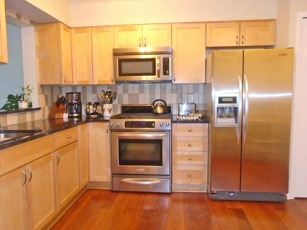 2547 Meade Ct - Photo 7 of 30