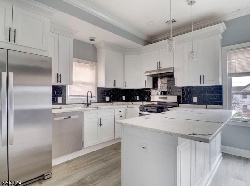 385 E Main St #2 - Photo 4 of 10