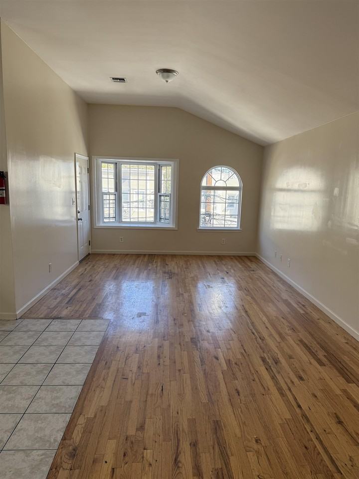 99 Bidwell Ave #2 - Photo 4 of 16