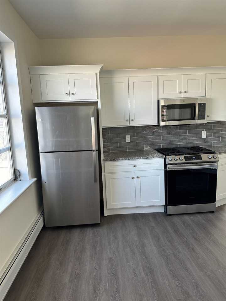 547 Avenue A #2 - Photo 5 of 14