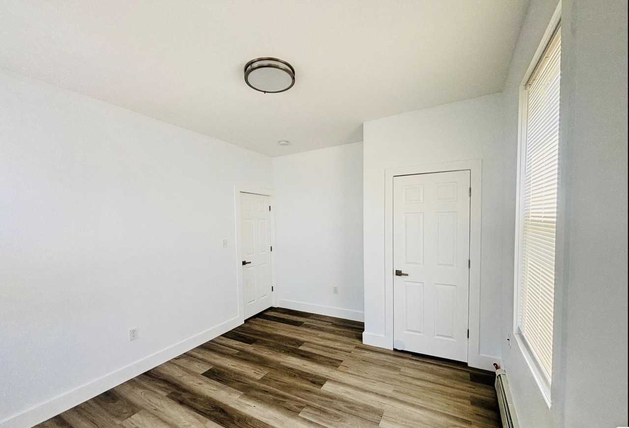 1760 John F Kennedy Blvd #2L - Photo 4 of 12