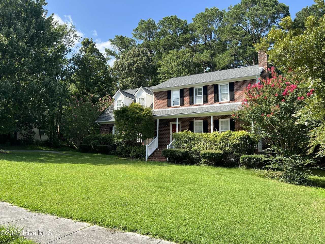 820 Welton Circle - Photo 2 of 20