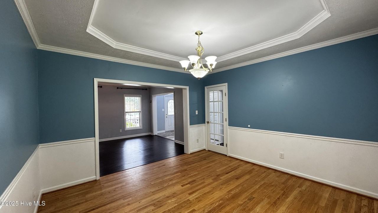 232 Newport Dr - Photo 6 of 41