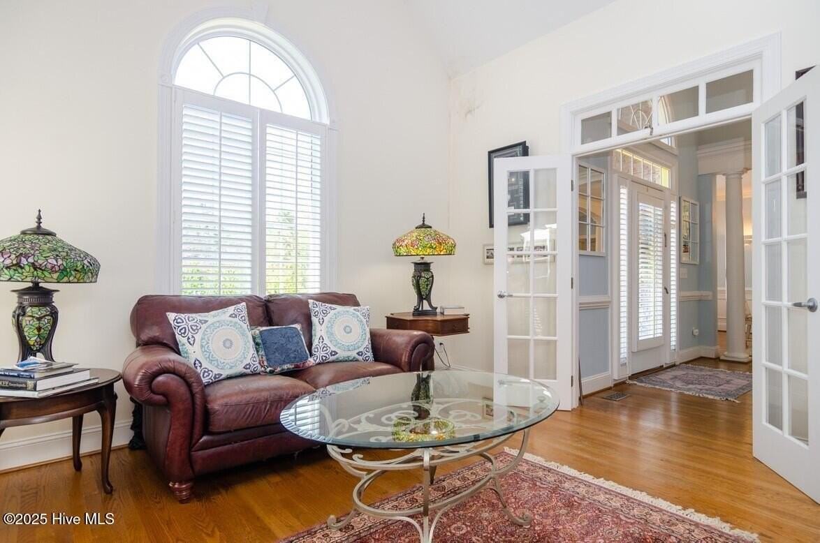 300 Garnercrest Rd - Photo 4 of 50