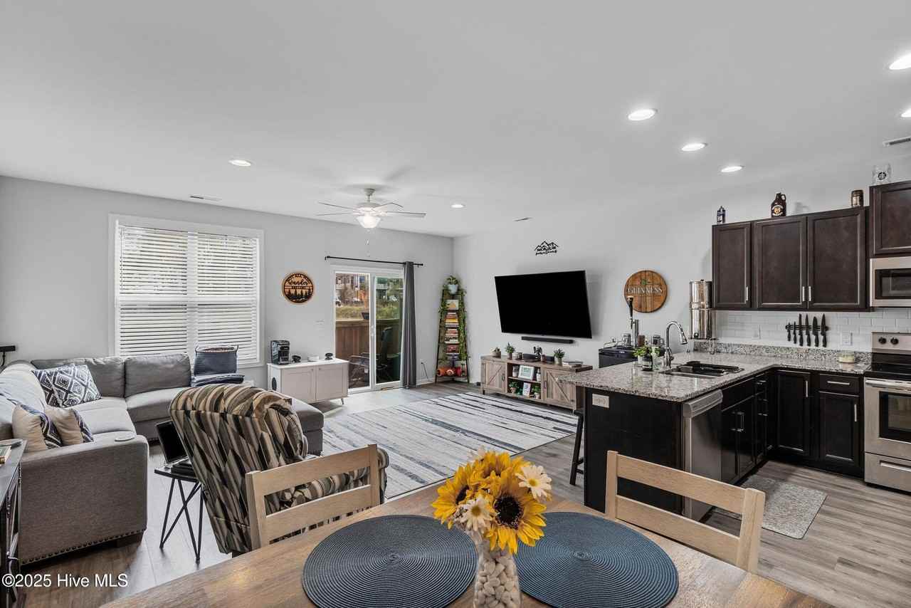 20 Aspen Rd - Photo 2 of 7