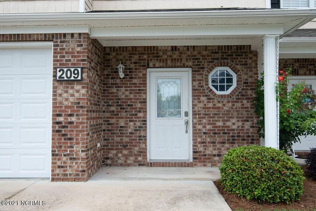 209 Triton Ln - Photo 2 of 32