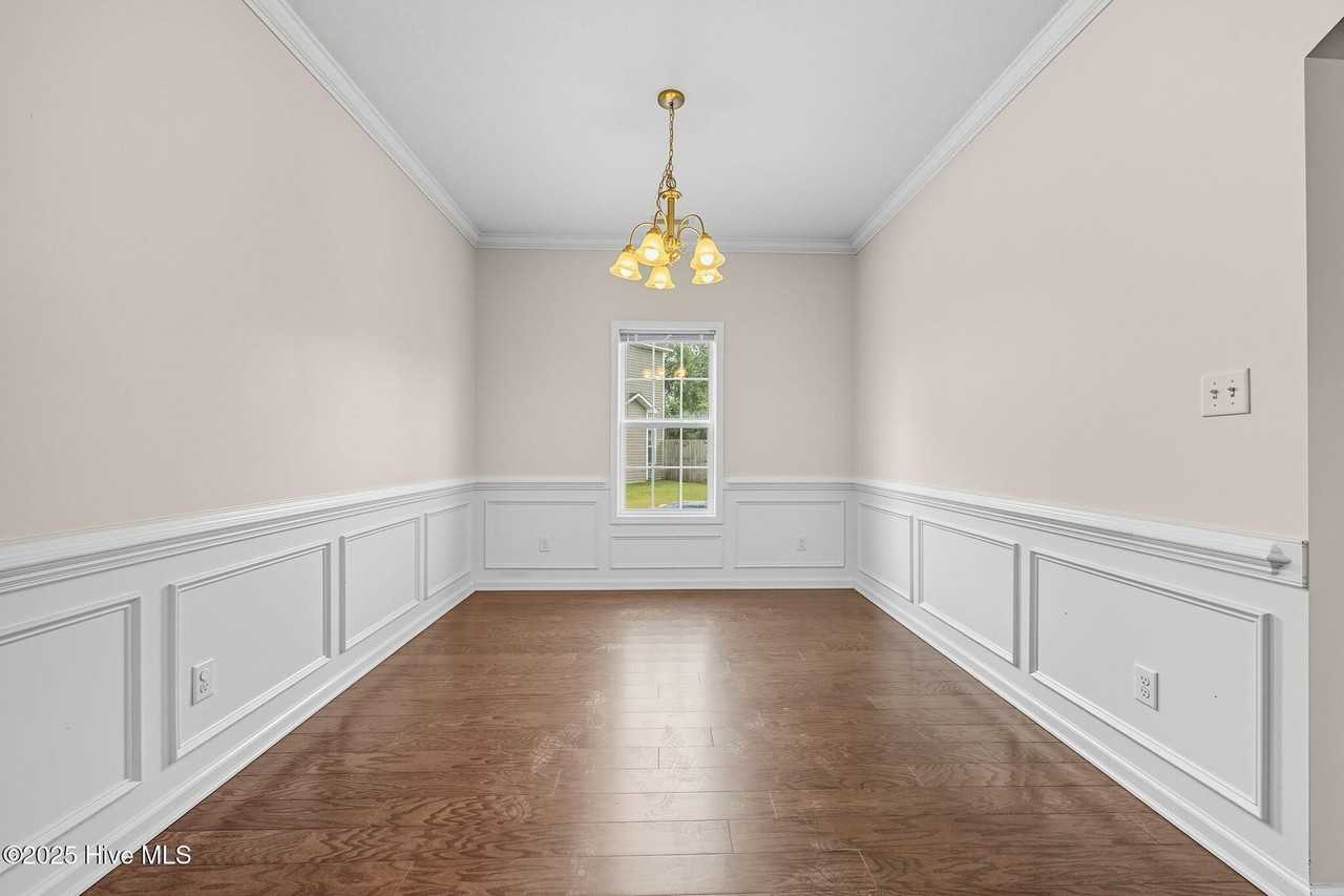 710 Appling Ct - Photo 5 of 33