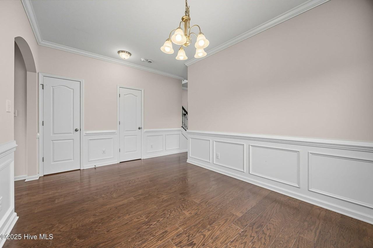 710 Appling Ct - Photo 6 of 33