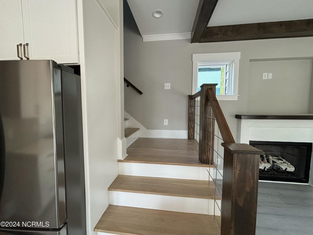 295 E Ohio Ave - Photo 6 of 20