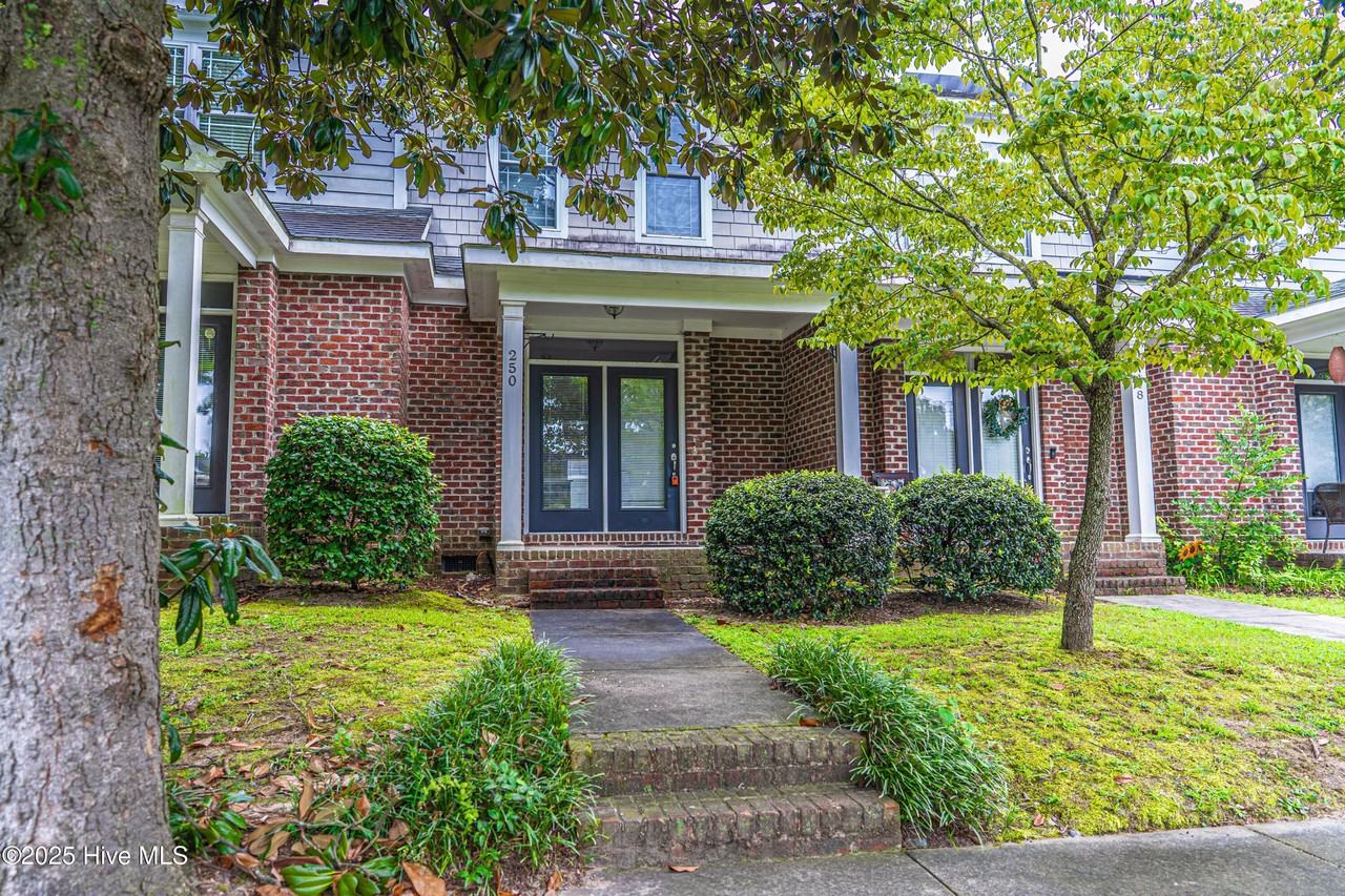 250 East Delaware Avenue - Photo 2 of 33