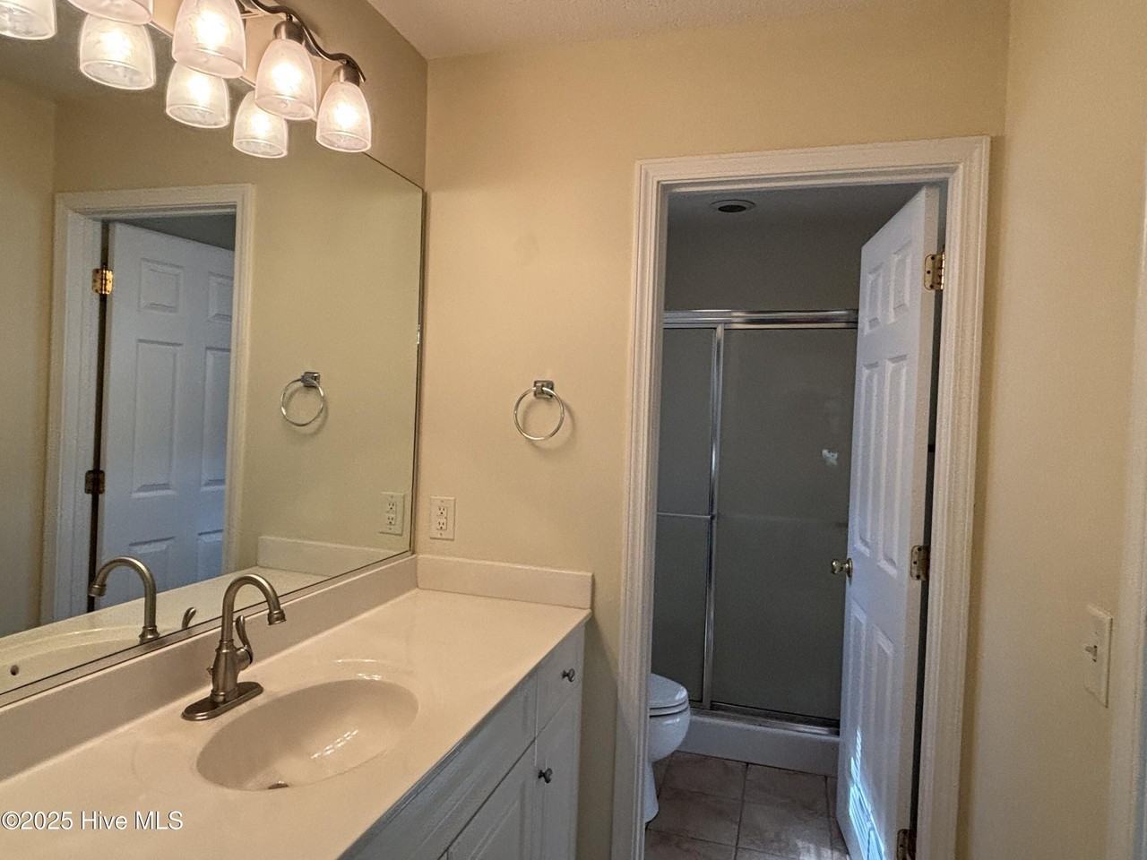 235 N Grape St - Photo 7 of 12