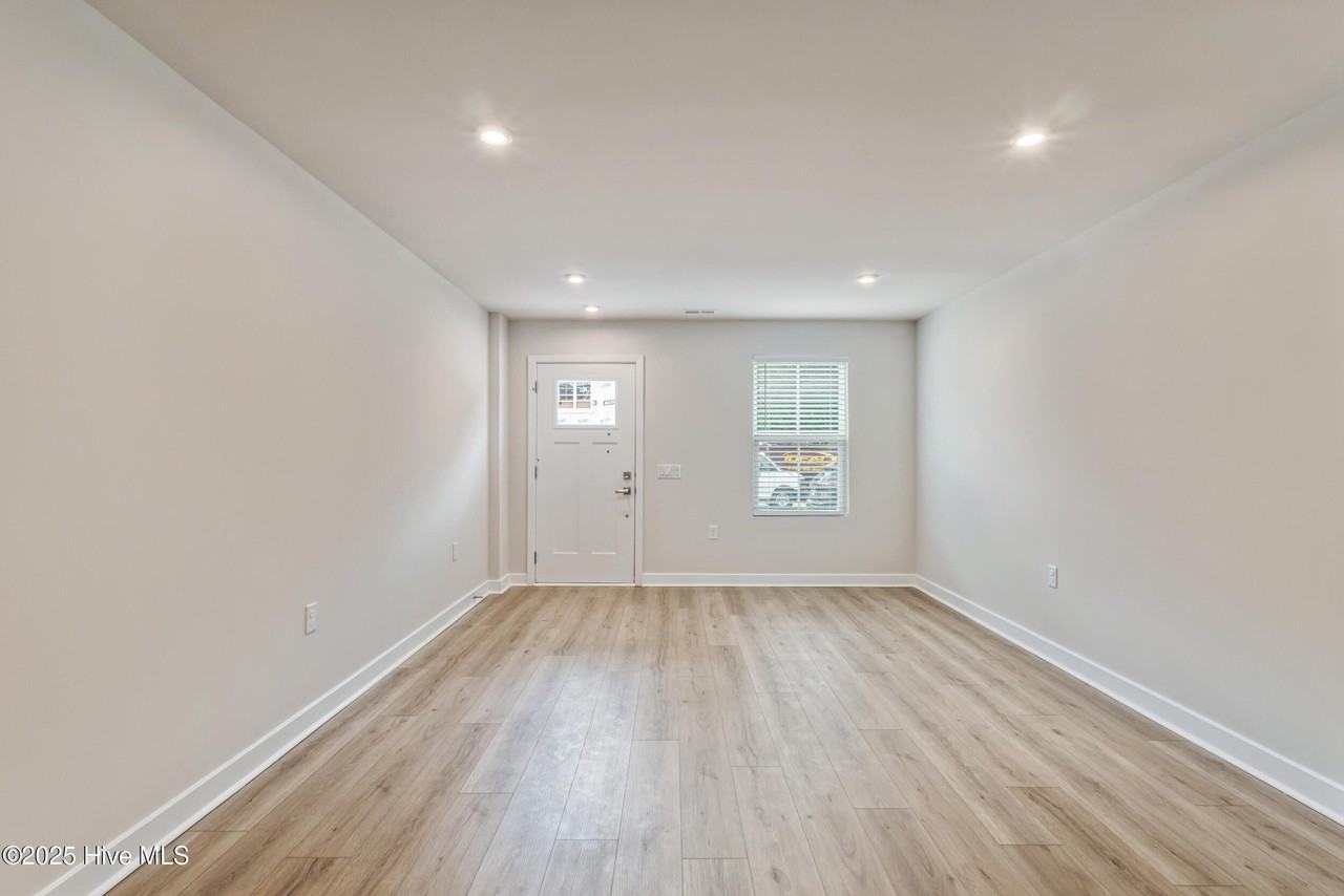 2084 Parow Ln Nw Unit E #E - Photo 7 of 32