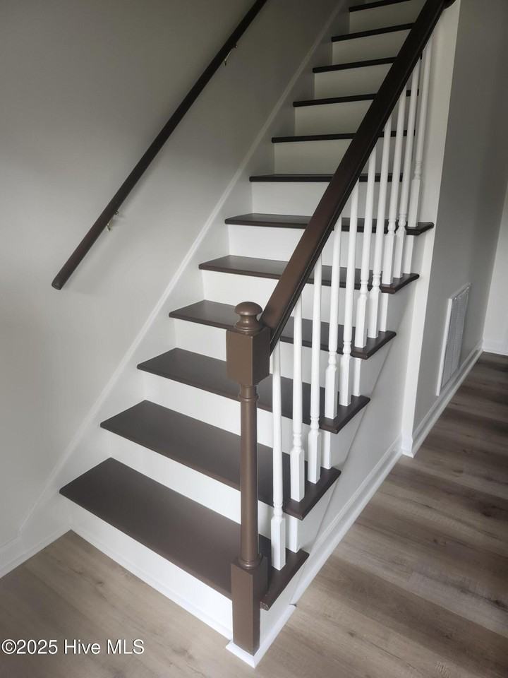 179 Powell Rd - Photo 7 of 13