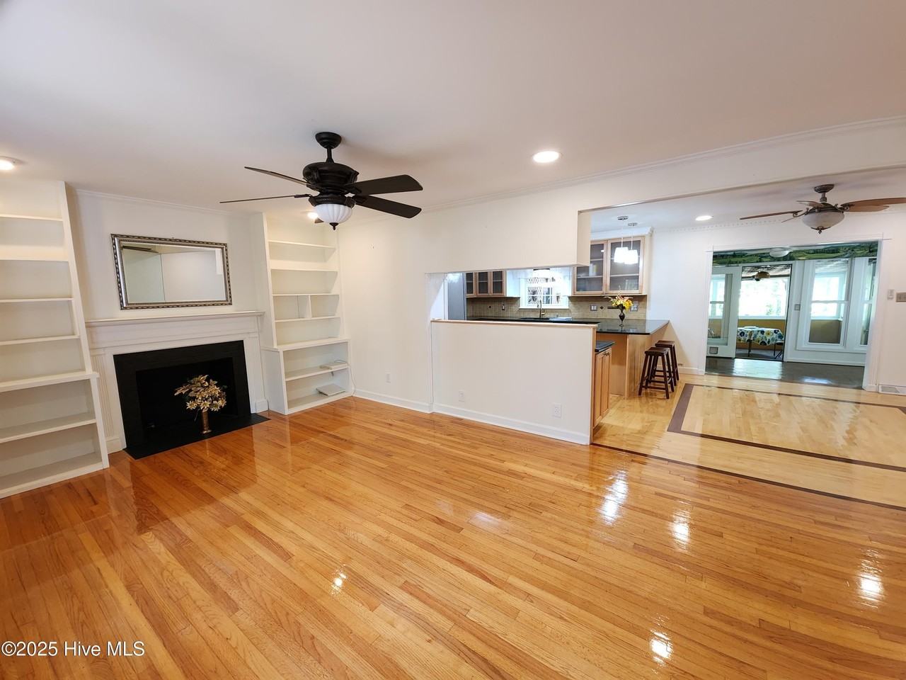 107 S Lakeshore Dr - Photo 5 of 32