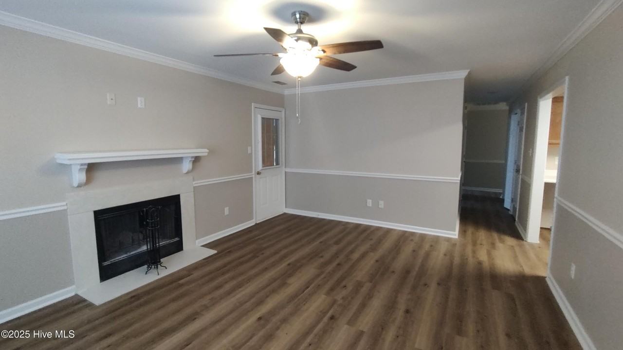 813 S Dogwood Ln - Photo 2 of 20