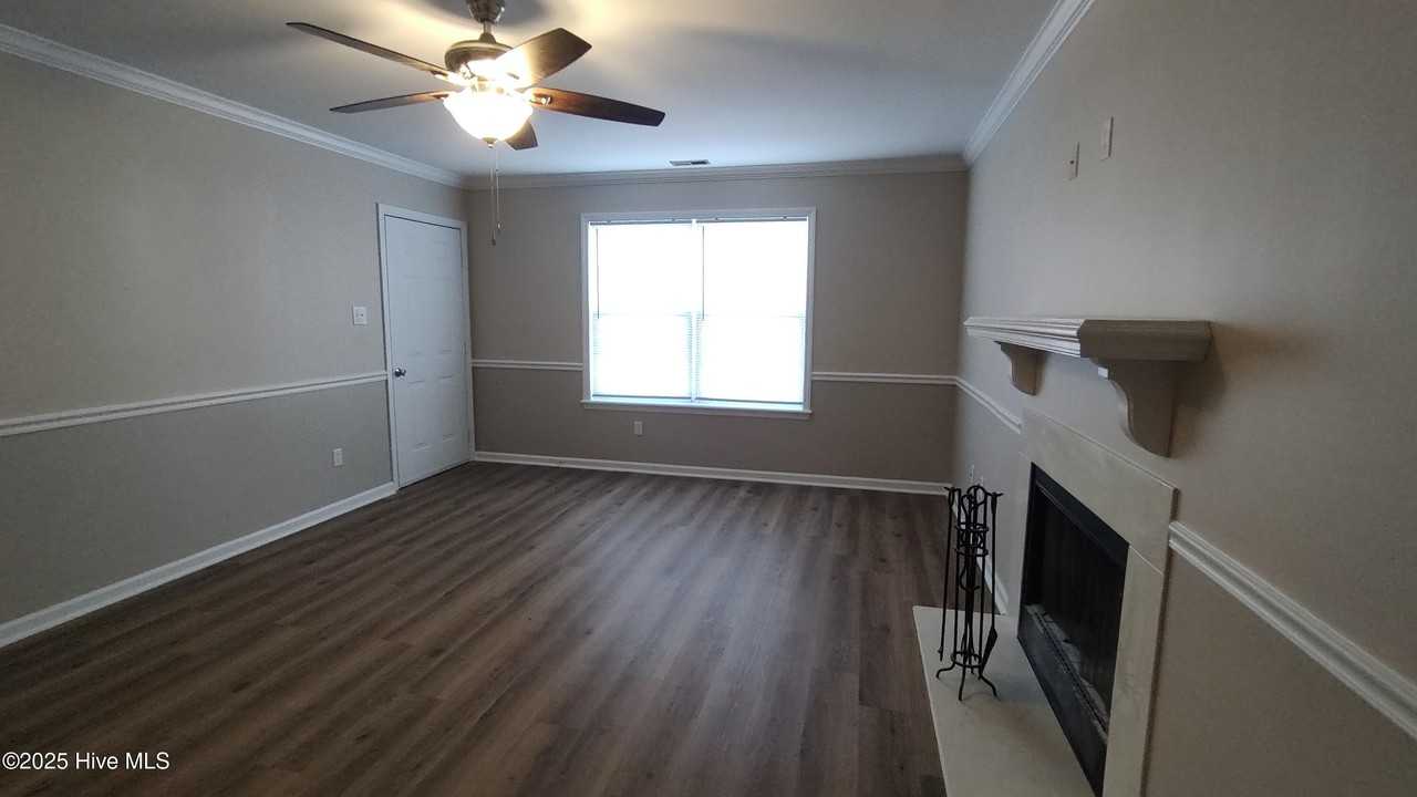 813 S Dogwood Ln - Photo 4 of 20