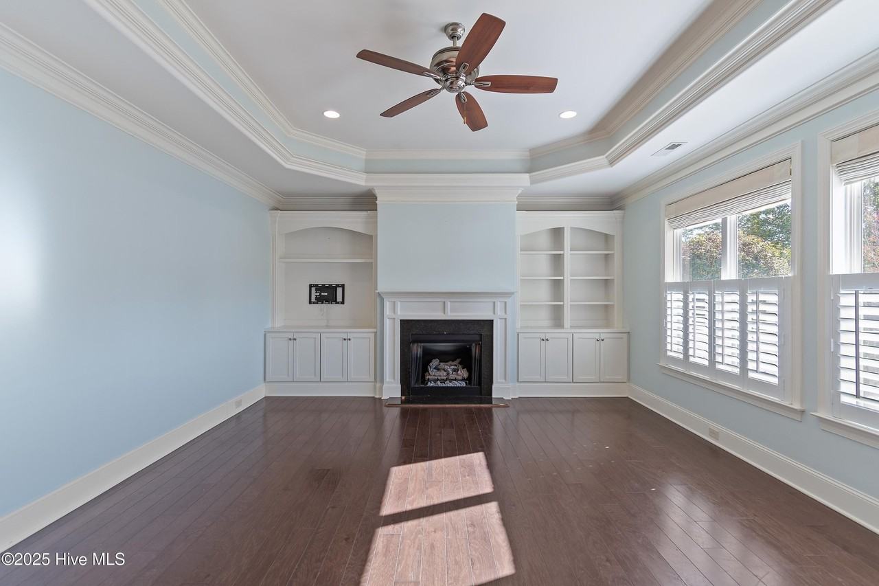 2357 St James Dr - Photo 6 of 36