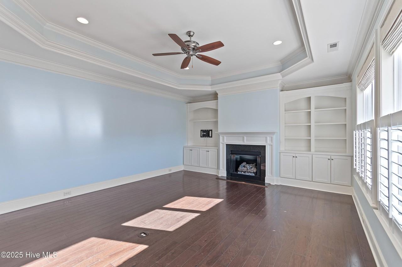 2357 St James Dr - Photo 7 of 36