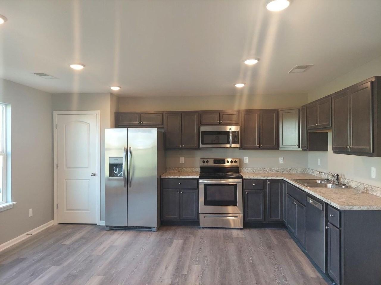 2504 Feathersound Way - Photo 7 of 19