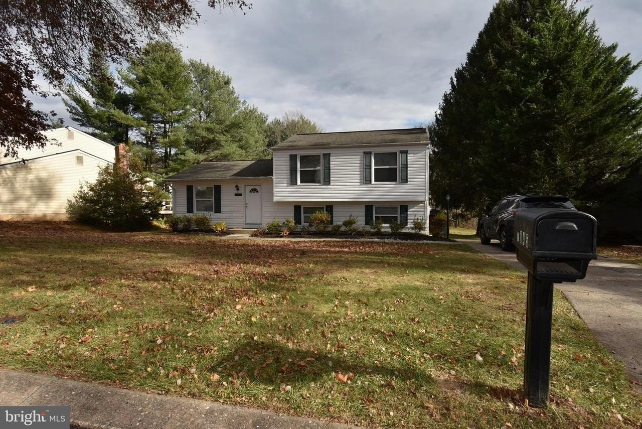 7045 Macbeth Way - Photo 3 of 30