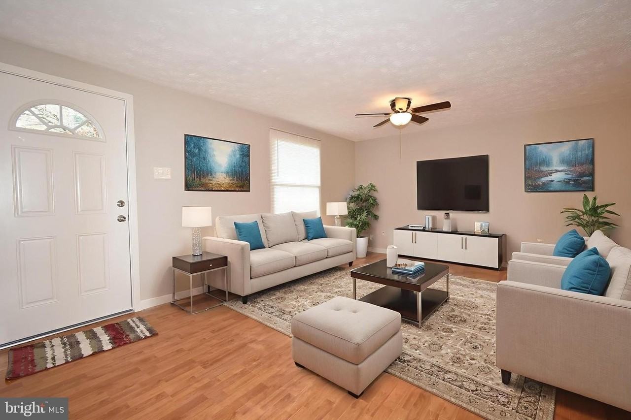 7045 Macbeth Way - Photo 5 of 30