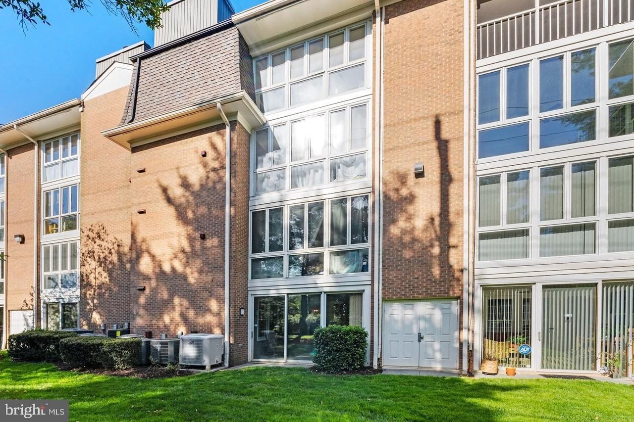 5717 Brewer House Cir - Photo 2 of 5