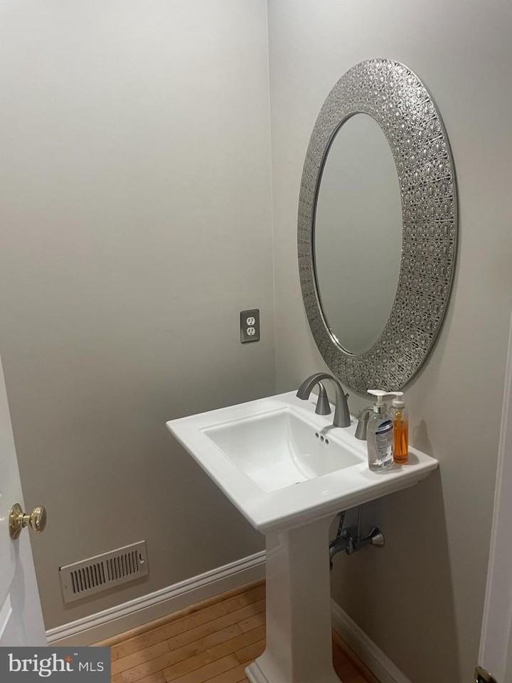 1282 Clearview Dr - Photo 7 of 26