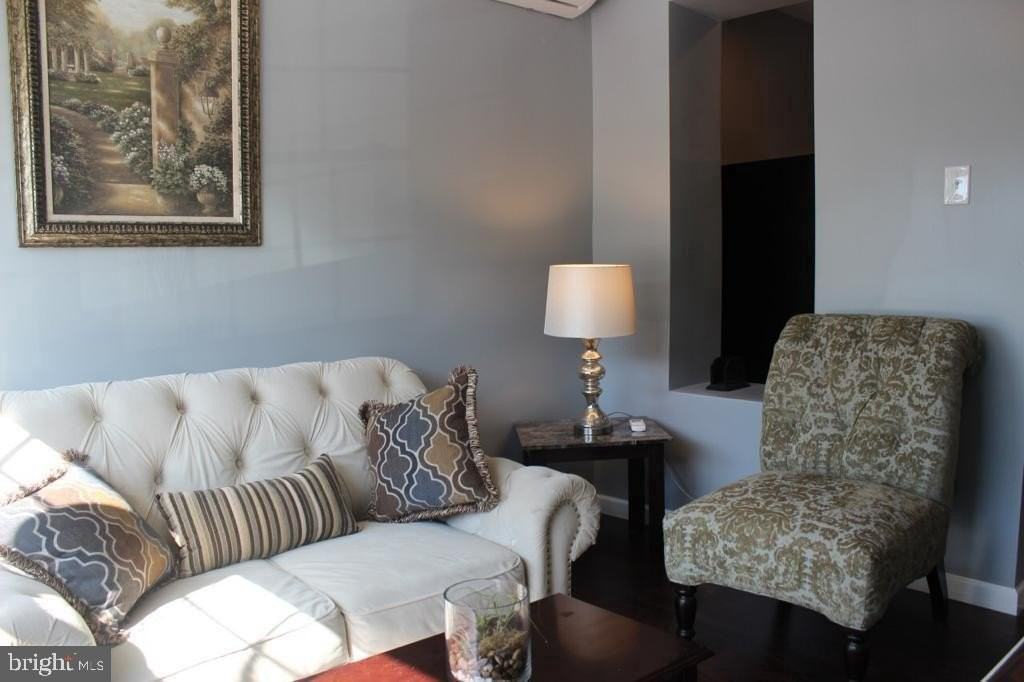 5923 N Broad St - Photo 2 of 25