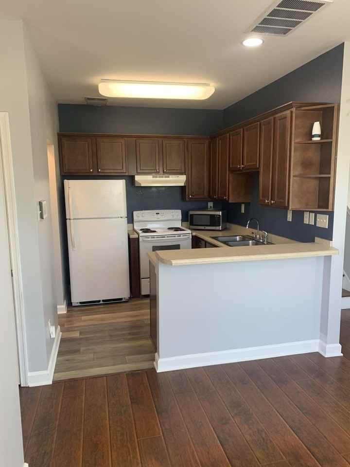 158 Keel Ave - Photo 5 of 22