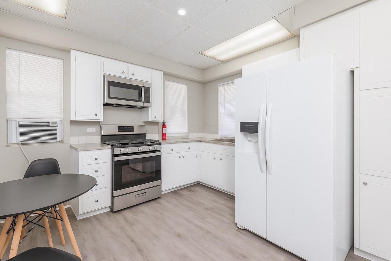 Avenue L - Photo 3 of 8