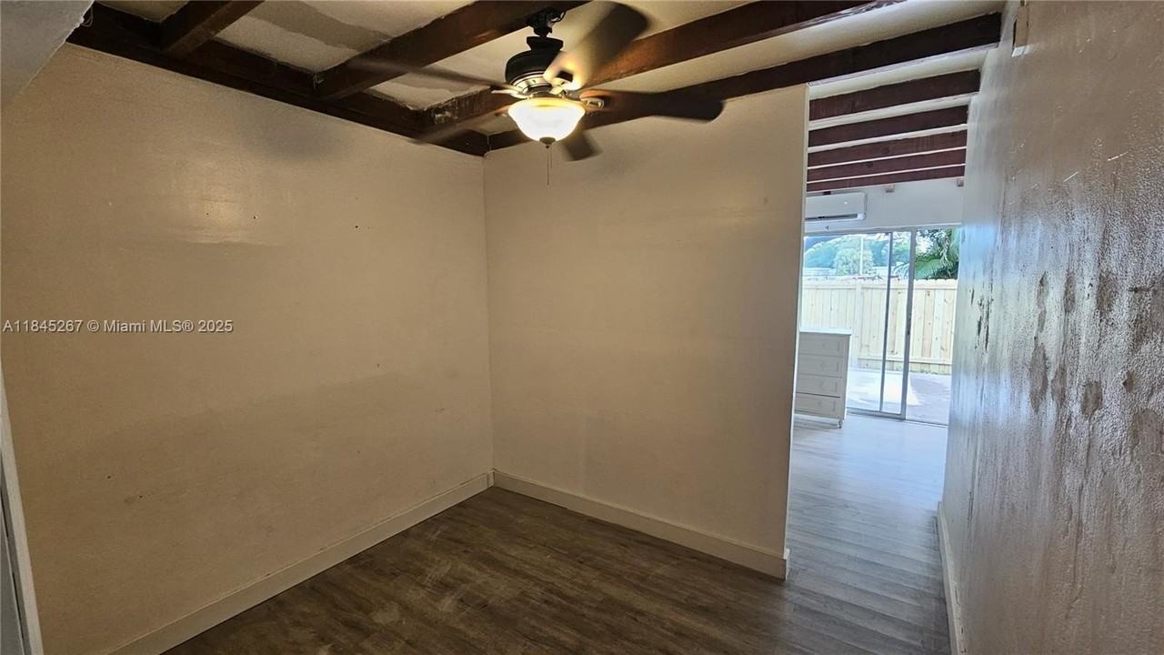 1836 Roosevelt St #2 - Photo 3 of 19