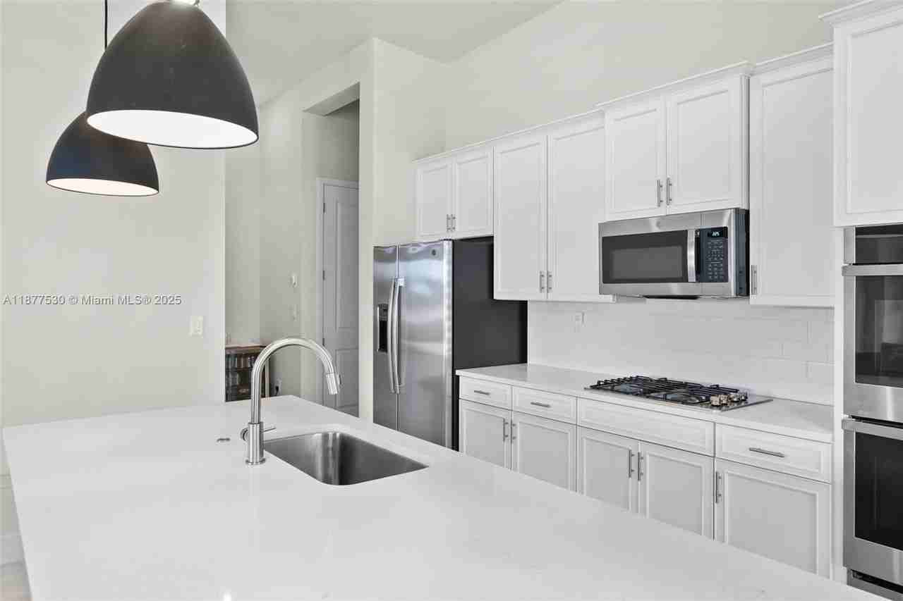 7612 Knight St #7612 - Photo 6 of 38