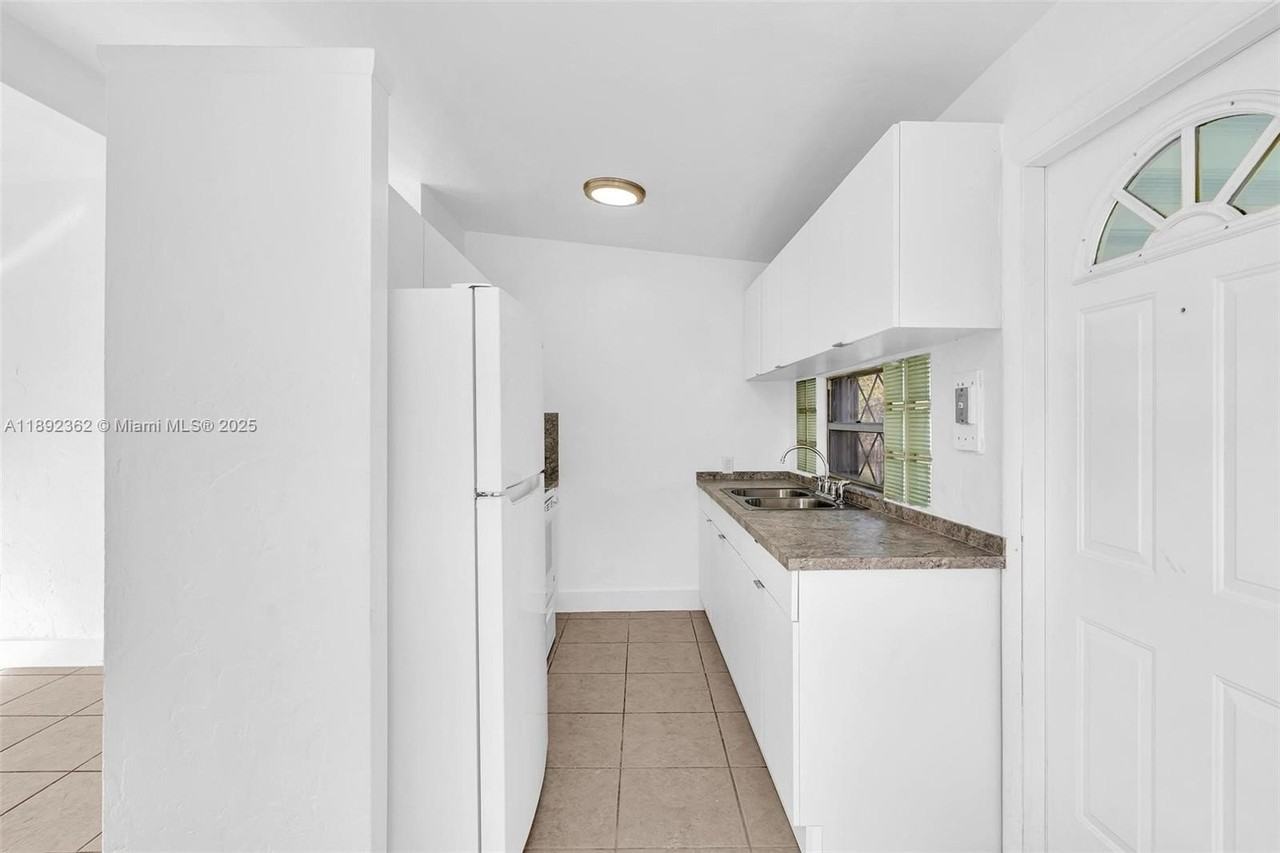 137 Nw 29th Ave #137 - Photo 4 of 39