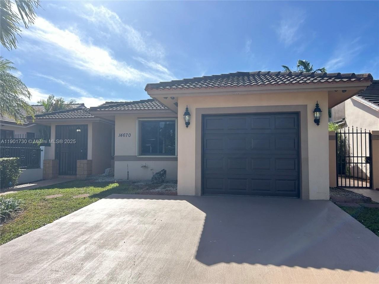 14670 Sw 49th St - Photo 2 of 37