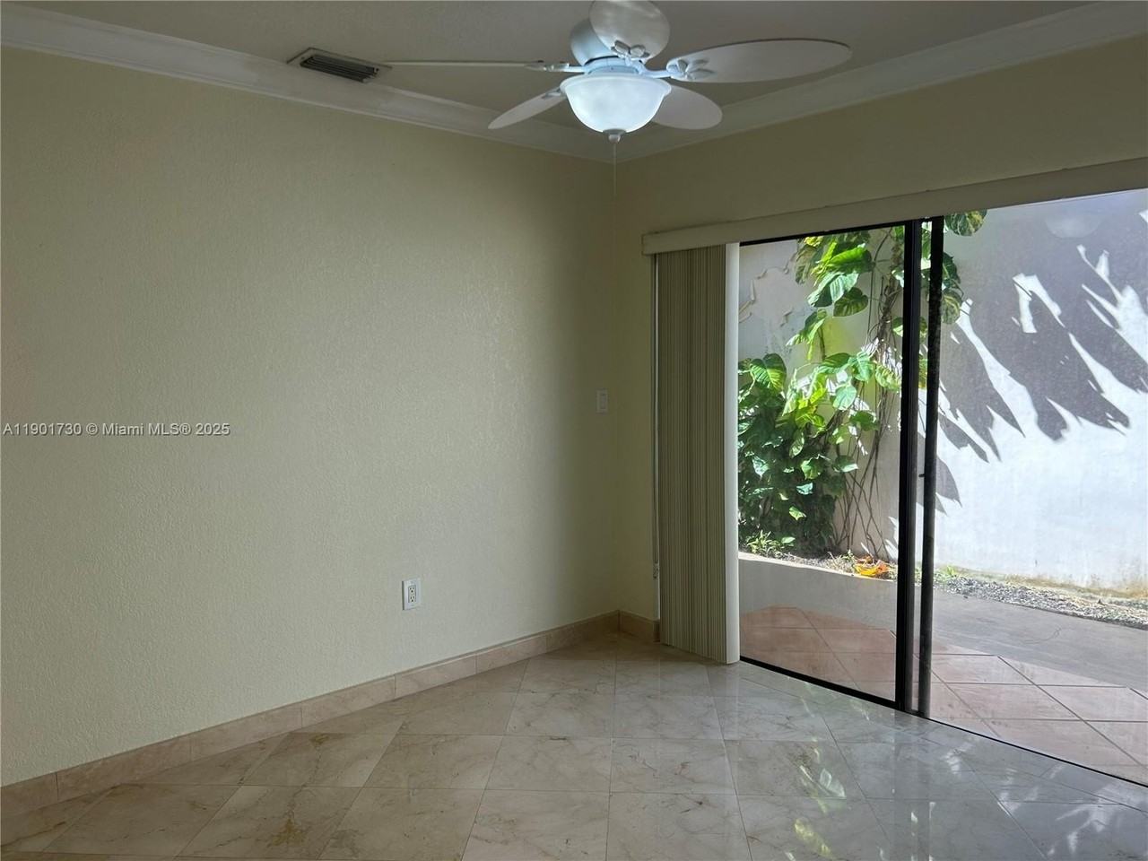 14670 Sw 49th St - Photo 6 of 37