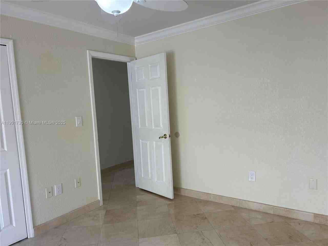 14670 Sw 49th St - Photo 7 of 37