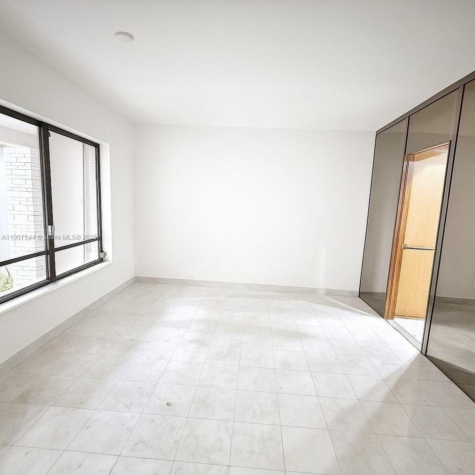 1915 Country Club Prado - Photo 5 of 20