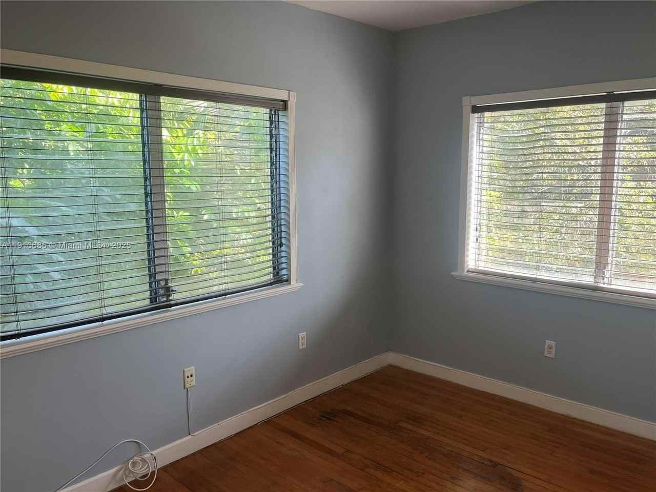 223 Calabria Ave #11 - Photo 6 of 26